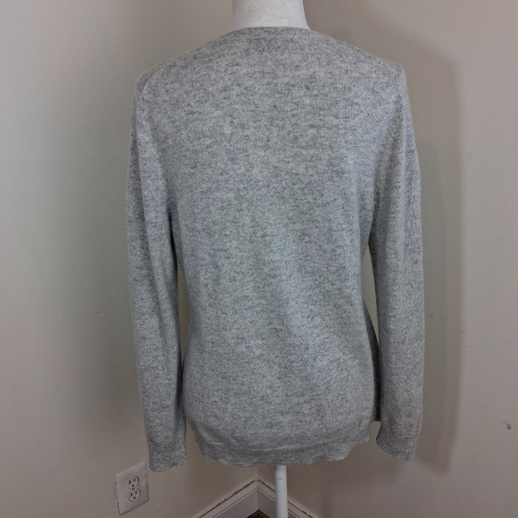 Charter Club Luxury Grey 100% Cashmere Crew Neck Sweater Size Large - Picture 5 of 7